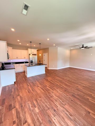 1011 W Shelby Street, Junction City, KY 40440