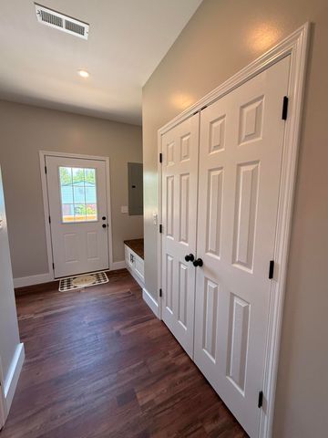 1011 W Shelby Street, Junction City, KY 40440