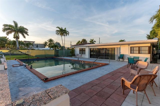 1680 S Treasure Dr, North Bay Village, FL 33141