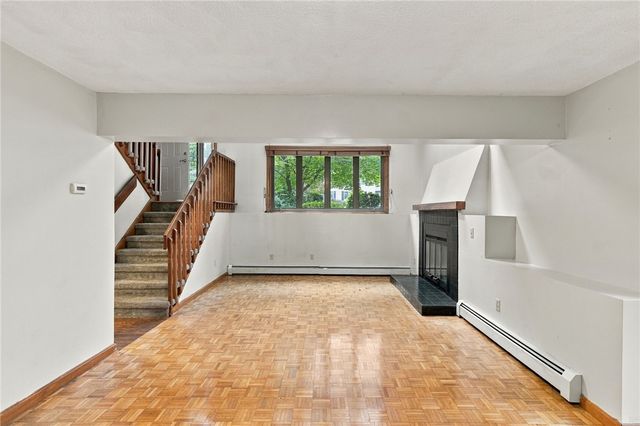 15 Deer Run, Cranston, RI 02921