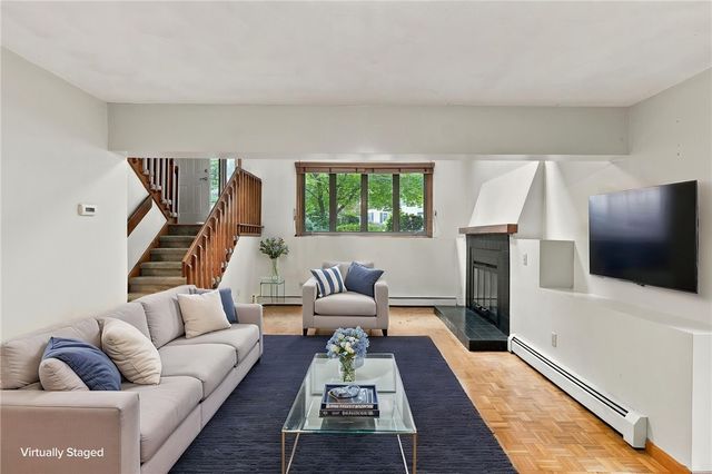 15 Deer Run, Cranston, RI 02921