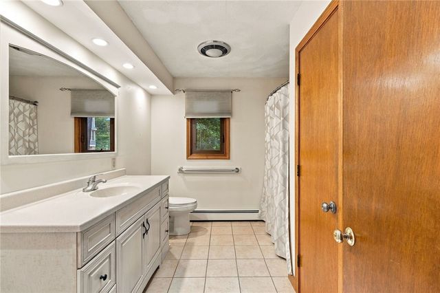 15 Deer Run, Cranston, RI 02921