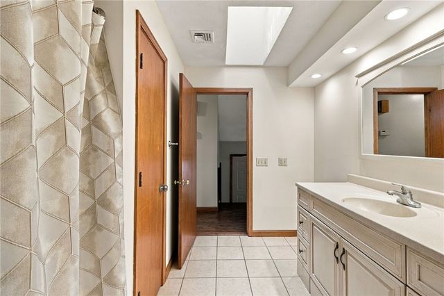 15 Deer Run, Cranston, RI 02921