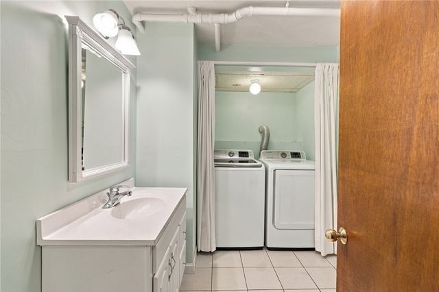 15 Deer Run, Cranston, RI 02921