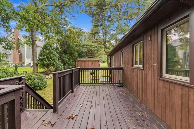 15 Deer Run, Cranston, RI 02921