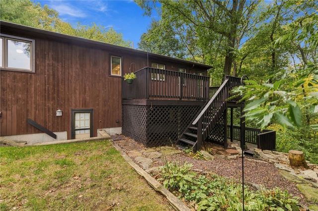 15 Deer Run, Cranston, RI 02921