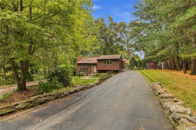 15 Deer Run, Cranston, RI 02921
