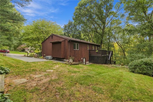 15 Deer Run, Cranston, RI 02921