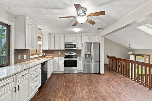 15 Deer Run, Cranston, RI 02921