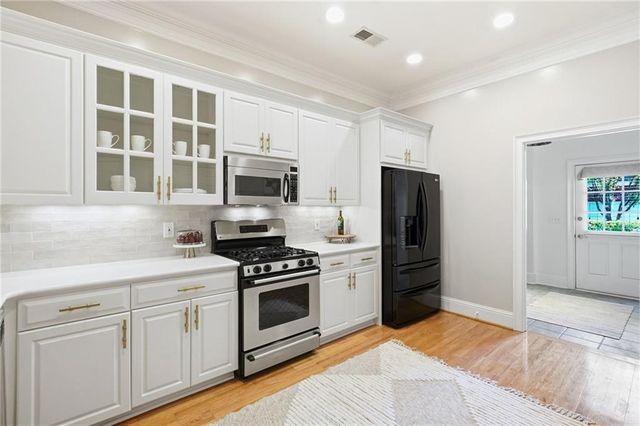 8420 Parker Place, Roswell, GA 30076