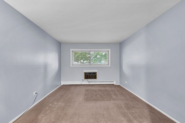 120A Collen Drive 105, Lombard, IL 60148