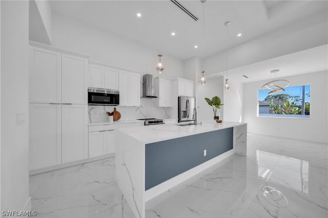 2828 NW 5th TER, Cape Coral, FL 33993