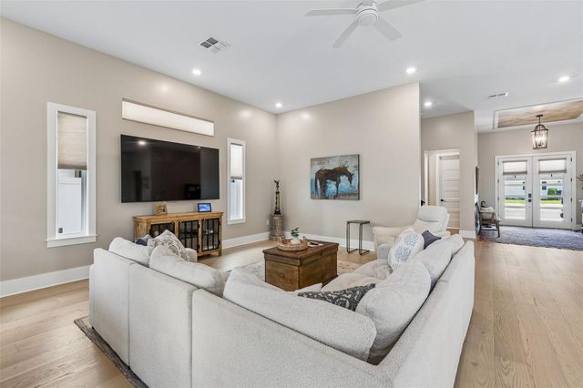 4022 W BAY TO BAY BOULEVARD, Tampa, FL 33629