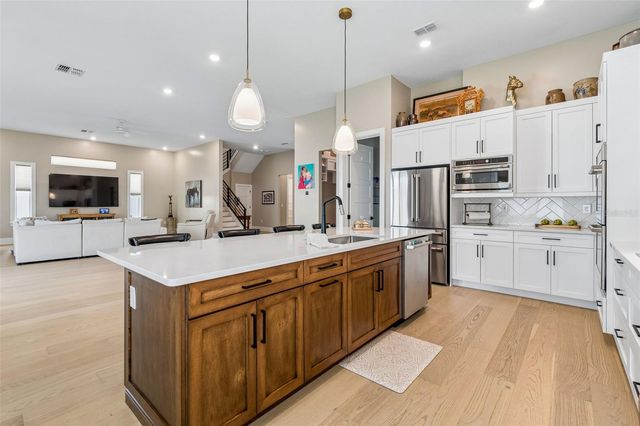 4022 W BAY TO BAY BOULEVARD, Tampa, FL 33629