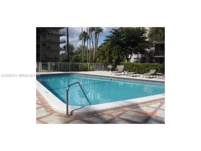 13100 SW 92nd Ave A-PH13, Miami, FL 33176
