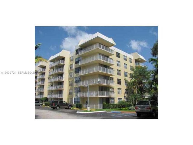 13100 SW 92nd Ave A-PH13, Miami, FL 33176