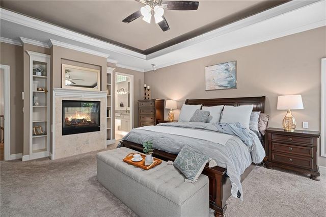 8709 Pine Street, Lenexa, KS 66220