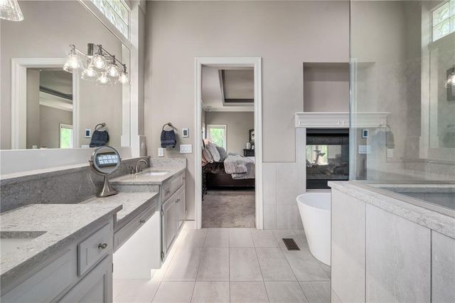 8709 Pine Street, Lenexa, KS 66220