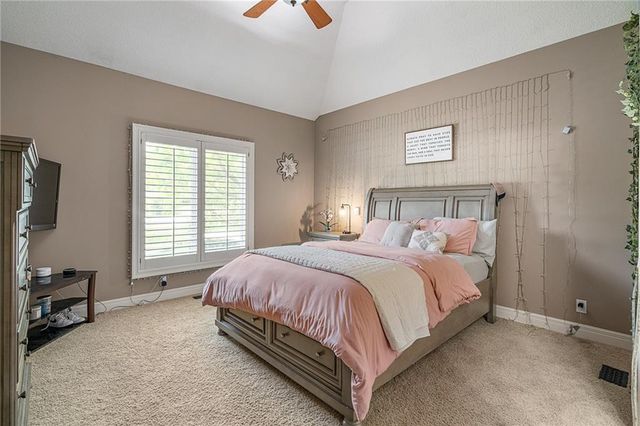 8709 Pine Street, Lenexa, KS 66220