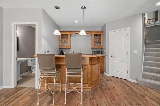 8709 Pine Street, Lenexa, KS 66220