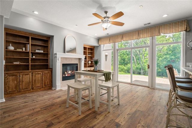 8709 Pine Street, Lenexa, KS 66220