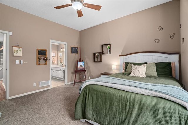 8709 Pine Street, Lenexa, KS 66220