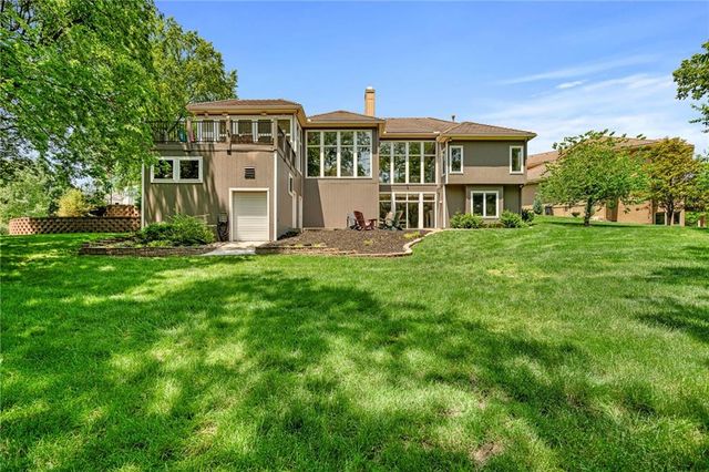 8709 Pine Street, Lenexa, KS 66220