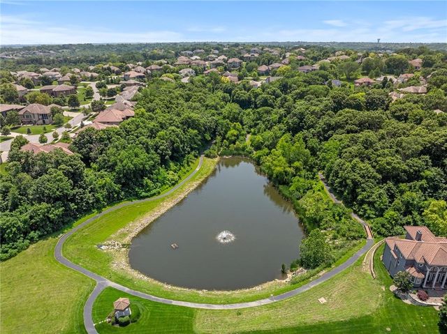 8709 Pine Street, Lenexa, KS 66220