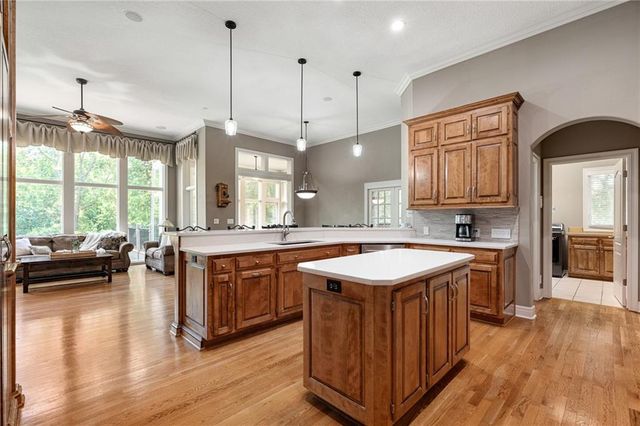 8709 Pine Street, Lenexa, KS 66220