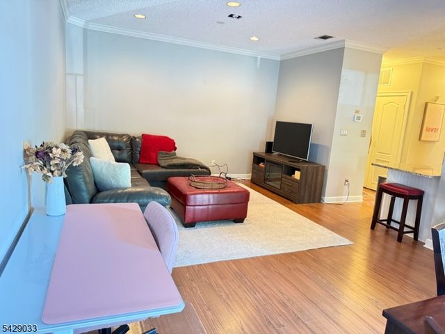 608 Brittany Dr, Wayne Twp., NJ 07470