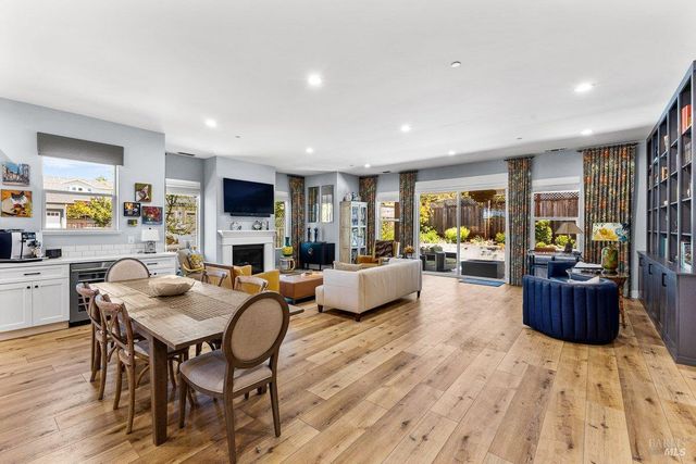 3700 Paxton Pl, Santa Rosa, CA 95404