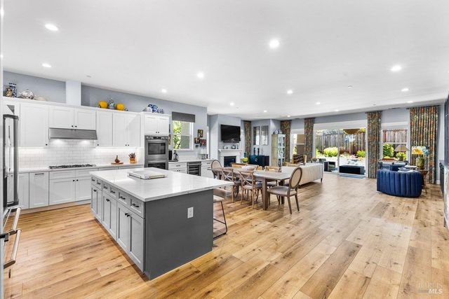 3700 Paxton Pl, Santa Rosa, CA 95404