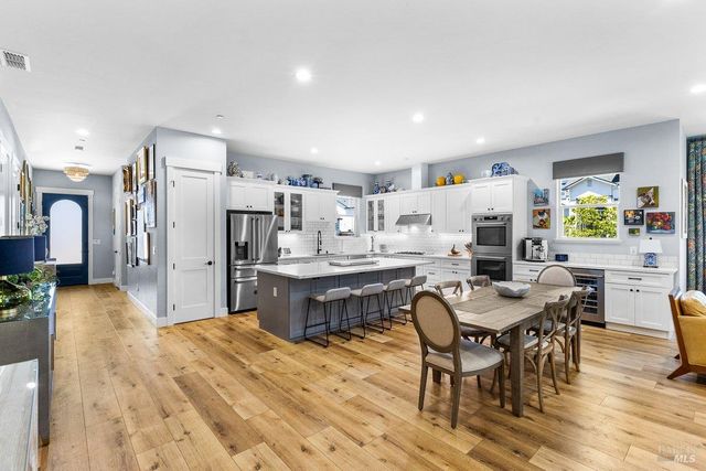 3700 Paxton Pl, Santa Rosa, CA 95404