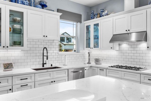 3700 Paxton Pl, Santa Rosa, CA 95404