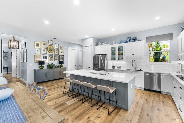 3700 Paxton Pl, Santa Rosa, CA 95404