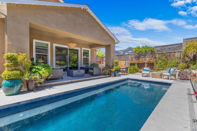 3700 Paxton Pl, Santa Rosa, CA 95404