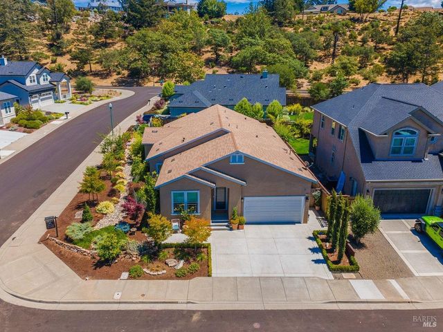 3700 Paxton Pl, Santa Rosa, CA 95404