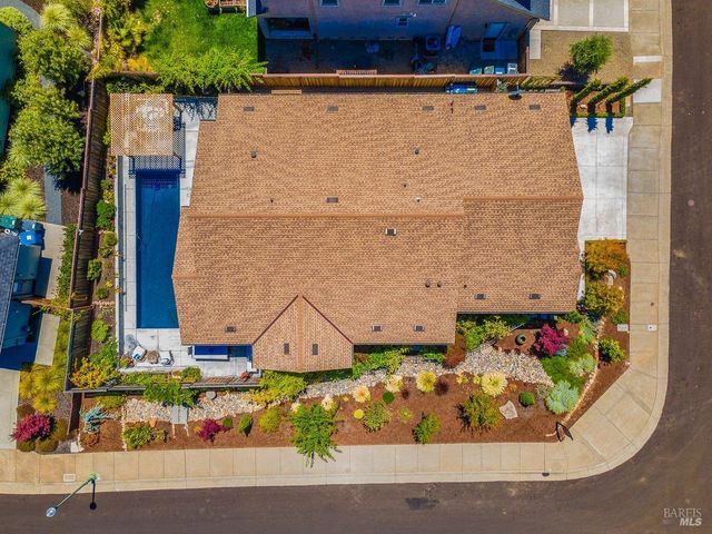 3700 Paxton Pl, Santa Rosa, CA 95404