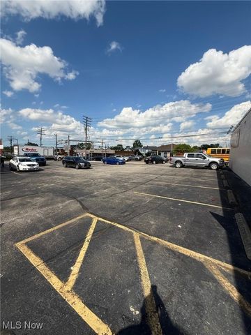 5370 Ridge Road, Parma, OH 44129