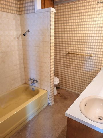 4427 MCNIEL AVENUE, Wichita Falls, TX 76308