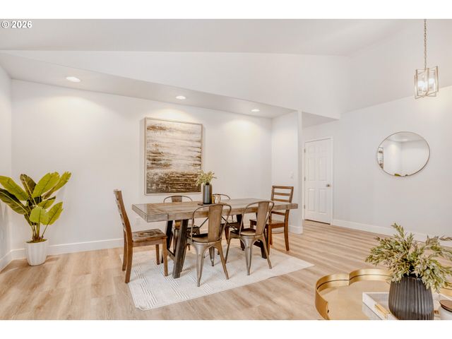 18000 Ne 27TH St, Vancouver, WA 98684