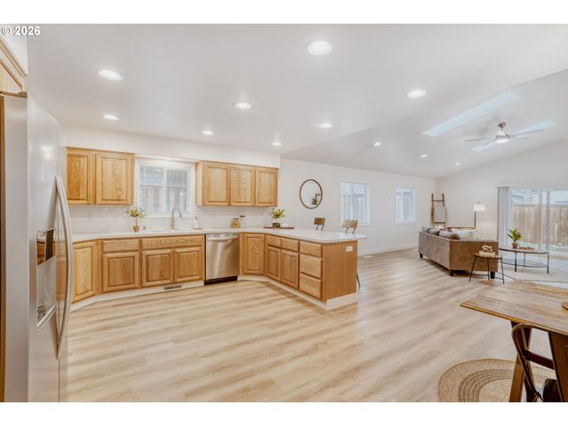 18000 Ne 27TH St, Vancouver, WA 98684