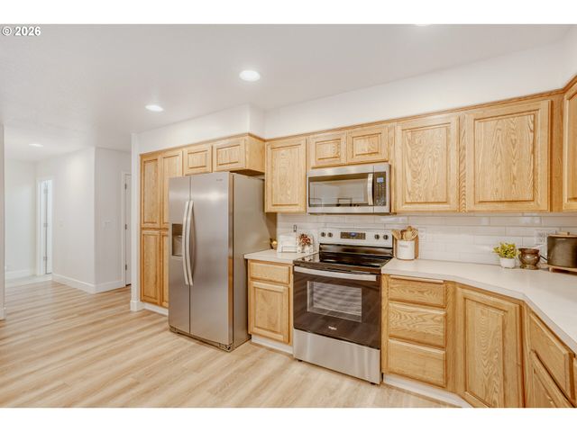 18000 Ne 27TH St, Vancouver, WA 98684