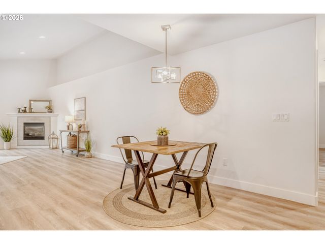 18000 Ne 27TH St, Vancouver, WA 98684