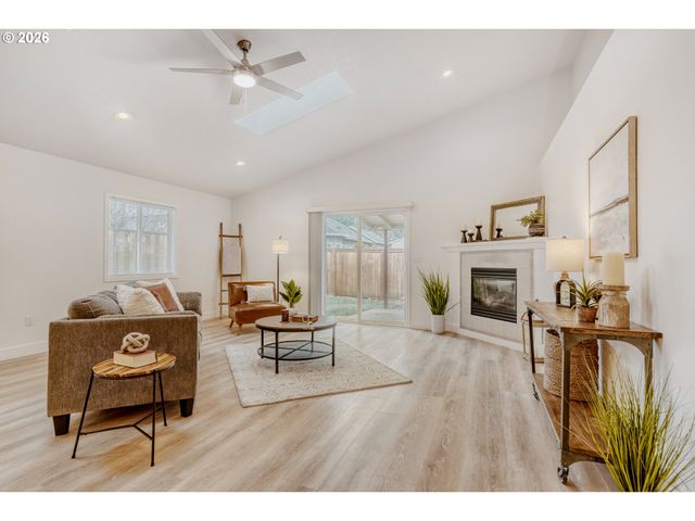 18000 Ne 27TH St, Vancouver, WA 98684