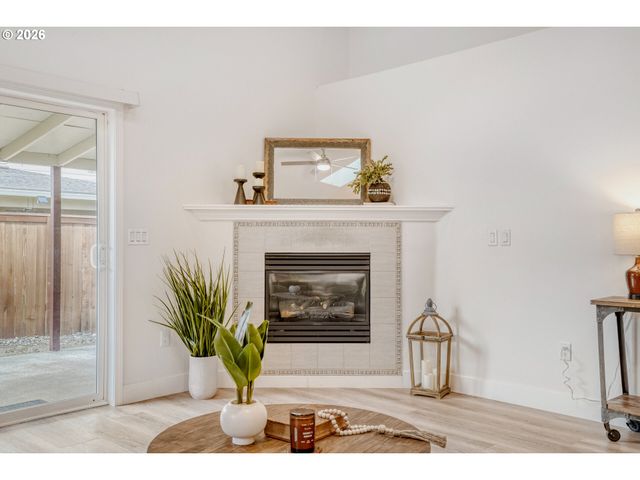 18000 Ne 27TH St, Vancouver, WA 98684