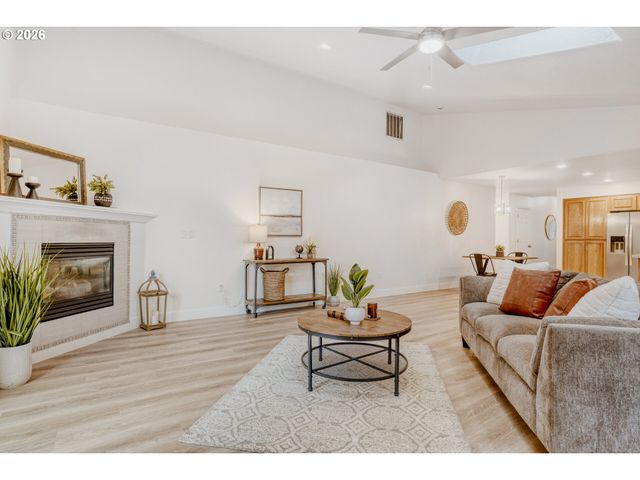 18000 Ne 27TH St, Vancouver, WA 98684