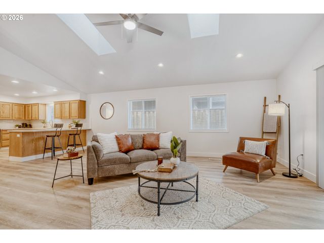 18000 Ne 27TH St, Vancouver, WA 98684