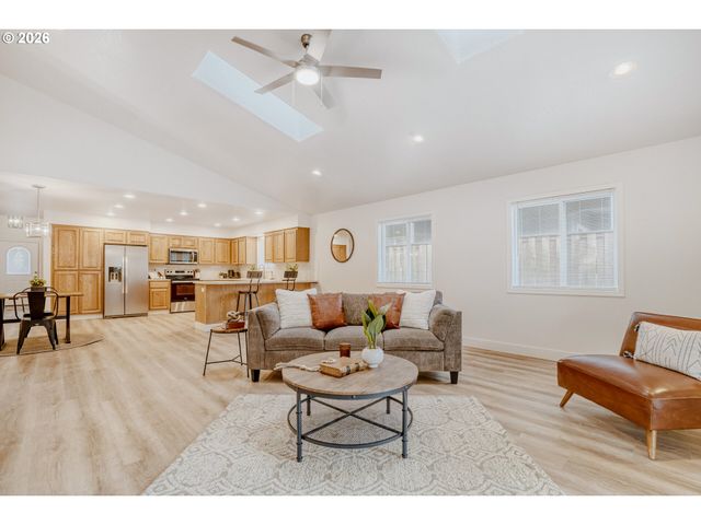 18000 Ne 27TH St, Vancouver, WA 98684