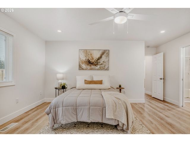 18000 Ne 27TH St, Vancouver, WA 98684